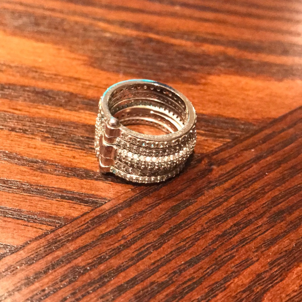 😍STUNNING HENRI BENDEL RING